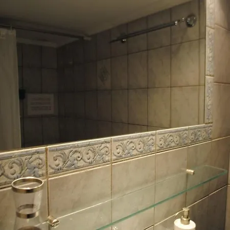 Hotel Traditional Idramon