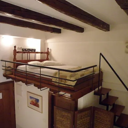 Hotel Traditional Idramon
